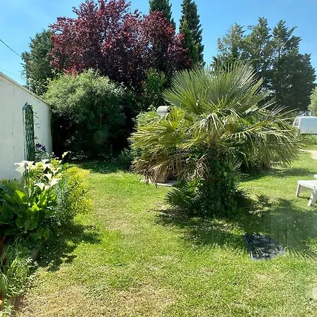 D'hotes La Belgerie Bed & Breakfast 3*