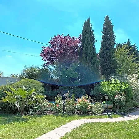 D'hotes La Belgerie Bed & Breakfast 3*